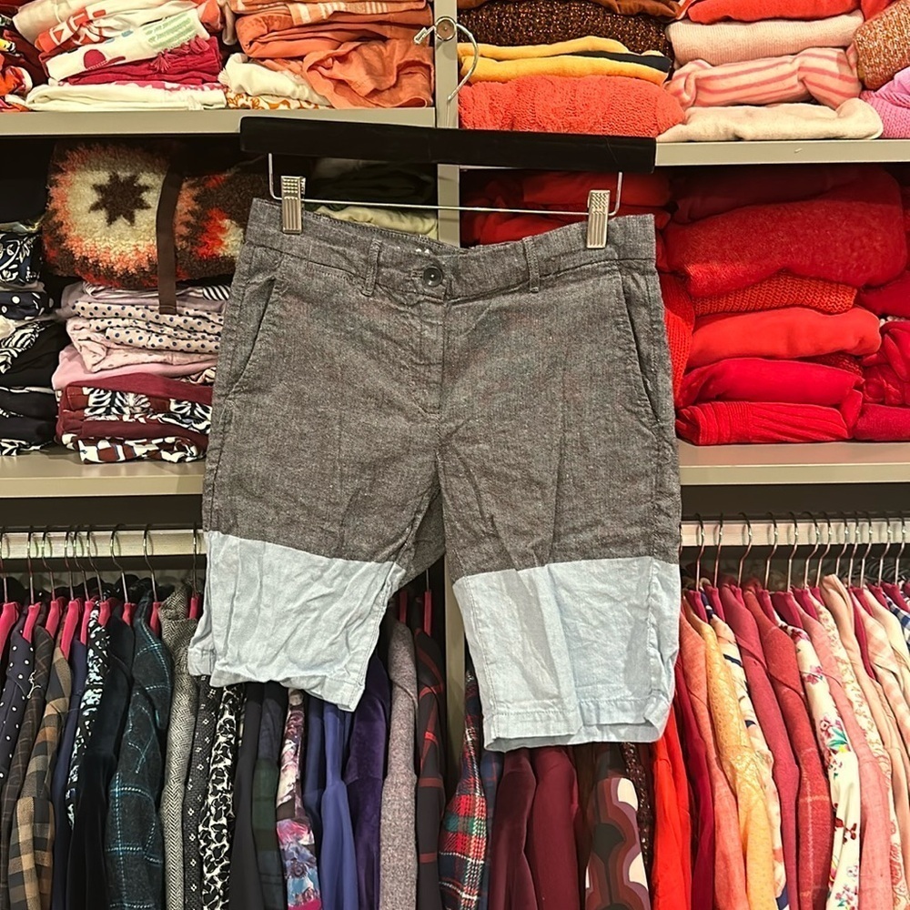 Gap chambray color lock Bermuda shorts size 00​
